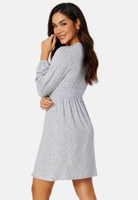Bubbleroom V-NECK SHORT BUTTON DRESS - Abito a camicia - lilac