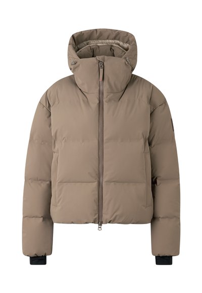 Kurtka puchowa w kolorze taupe z ocieplanym kapturem, przednim zamkiem błyskawicznym, dwoma bocznymi kieszeniami oraz czarnymi mankietami, przeznaczona na zimne warunki pogodowe.