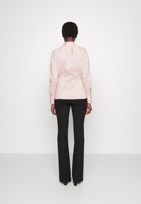 HUGO THE FITTED  - Blusa com botões - light pastel pink