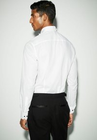 Next REGULAR FIT SET - Camisa - white white bow