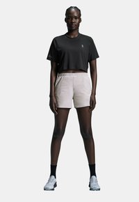 On ACTIVE - Lihtne T-särk - black