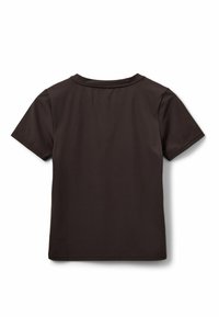 Gładka, ciemno-brązowa koszulka z krótkim rękawem, pokazana z tyłu, z okrągłym dekoltem i prostymi szwami.