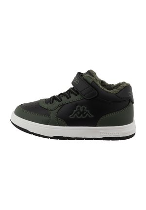 Schwarz-grüner High-Top-Sneaker mit weißer Sohle, schwarzen Schnürsenkeln, Klettverschluss und weichem Innenfutter, mit Kappa-Logo an der Seite und am Riemen.