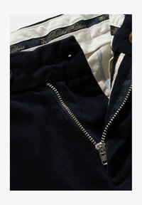 Non sélectionné, navy