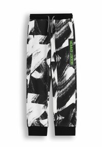 Czarno-białe dresy o abstrakcyjnym wzorze z sznurkiem. Posiada zielony akcent z napisem "BOOST ERROR" po boku oraz czarne ściągacze.