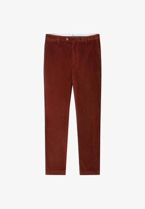 Pantalones de pana marrones con un diseño de pierna recta, que cuentan con cierre de botón y bolsillos, textura suave y un sutil patrón de acanalado.