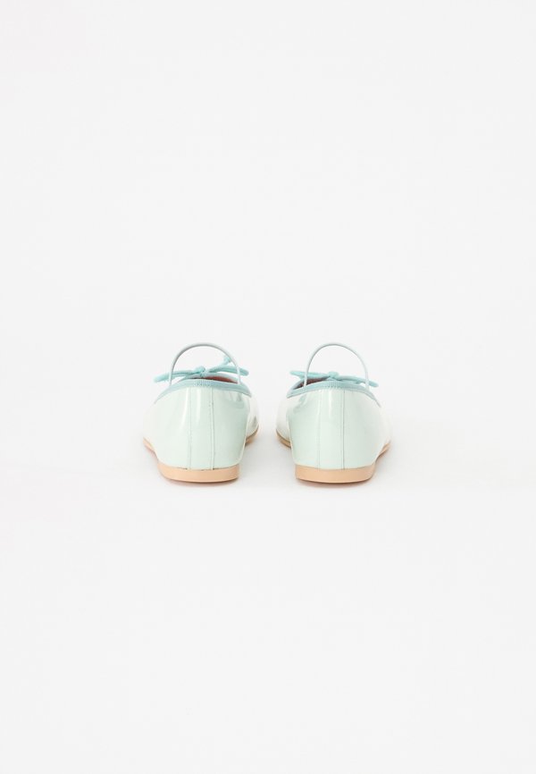 AMI – Riemchenballerina – naple light blu
