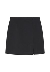 Zwarte mini rok met een soepele textuur, rechte vorm en een subtiele split aan de zijkant voor extra ontwerpinteresse.