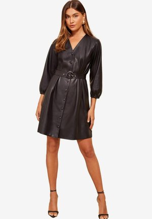 REGULAR FIT - BELTED - Tričkové šaty - black