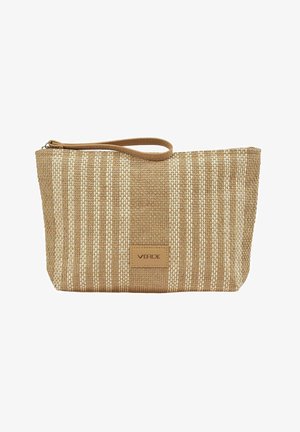 Bolso de mano rectangular tejido en beige y blanco con rayas, con cremallera y correa de muñeca, etiquetado con "VERDE" en un pequeño parche marrón en la parte delantera.