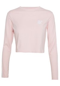 Hellrosa, kurz geschnittenes Langarmshirt mit weißem Logo auf der oberen linken Brust und weißen Streifen, die an beiden Ärmeln herunterlaufen.