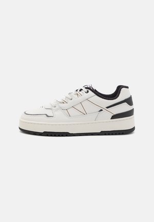 CARLO - Trainers - white/black