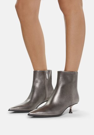 PULL ON EMMALIE - Classic ankle boots - pewter
