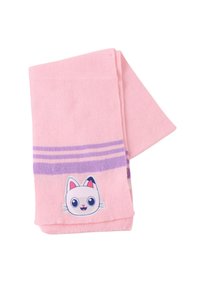 Chaussettes roses avec des rayures violettes, ornées d'un autocollant représentant un visage de chat en cartoon sur le revers. Fabriquées en tissu doux avec une texture lisse.