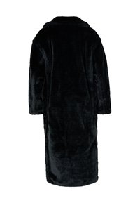 Rochie de pluș neagră, de lungime medie, cu textură moale, mâneci largi, design cu guler, fără închideri sau embellishments, finisaj neted pe toată suprafața.