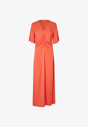 Korall narancssárga maxi ruha rövid ujjakkal, V-nyakkivágással és fodros részletekkel az első derékrésznél.