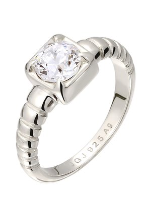 Bague en argent avec une grande pierre précieuse claire taillée en carré et un anneau rainuré gravé "JGJ 925 AG".