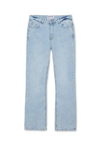 Vaqueros de denim azul claro con corte recto, que cuentan con bolsillos frontales y trabillas para cinturón. Tejido texturizado con detalles de costura visibles.