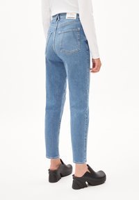ARMEDANGELS Mammajeans - light-blue denim