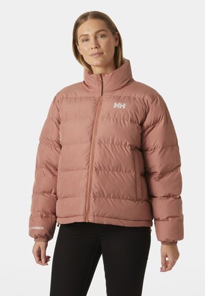 Veste rembourrée en rose poussiéreux, avec un col montant et une fermeture éclair. Logo sur la poitrine et poignets élastiques. Tissu lisse et résistant à l'eau.