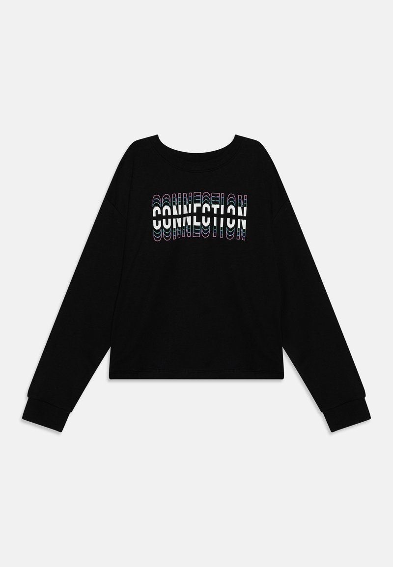 Sweatshirt preto de manga longa com um design cropped. Apresenta a palavra "CONEXÃO" em letras onduladas e multicoloridas na parte da frente.