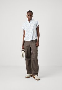 Samsøe Samsøe MAJAN SHIRT - Button-down blouse - light blue