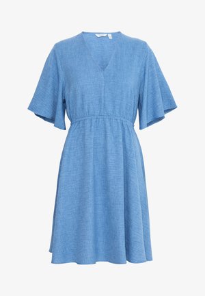 Kék lenruha V-kivágással, rövid fodros ujjal és rugalmas derékkal. Folyékony A-vonalú szoknyával rendelkezik, amelynek texturált felülete van.