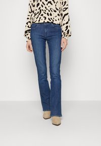 Wrangler BOOTCUT - Calças de ganga bootcut - good life