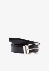 Geselecteerd, black and blue