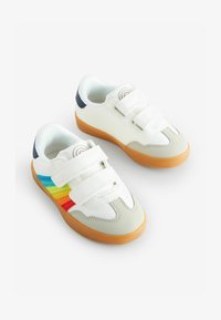 Non selezionato, white