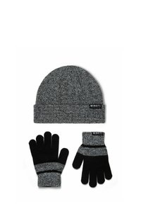 Újrafonott szürke és fekete sapka MINOTI címkével; hozzá illő kesztyű fekete csíkkal. Puha tapintás, kényelmes viselet, laza dizájn.