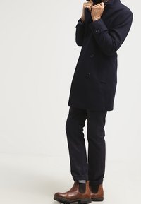 Pier One Abrigo corto - dark blue