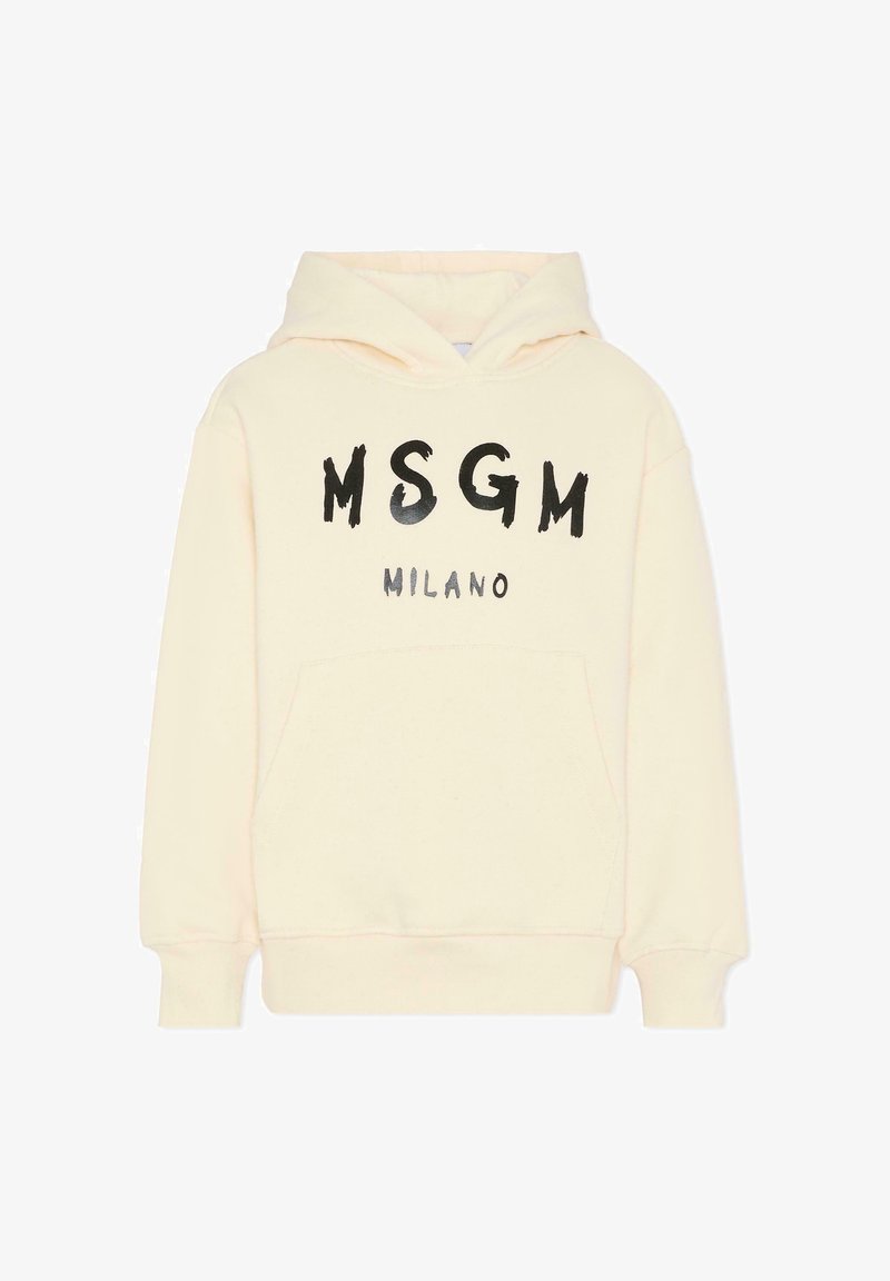 Jasno beżowa bluza z kapturem wykonana z miękkiego materiału, z przednią kieszenią i czarnym logo "MSGM MILANO" wydrukowanym na klatce piersiowej.