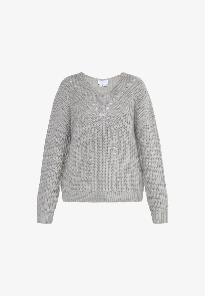 Hellgrauer gestrickter Pullover mit V-Ausschnitt, langen Ärmeln und komplexen strukturierten Mustern, die entlang der Vorderseite kleine Löcher aufweisen.