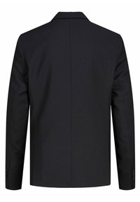 Černý blazer s hladkým materiálem, klasickým klopem, jednobodovým rozparkem vzadu a knoflíkovými manžetami se třemi knoflíky na každém rukávu.