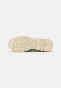 Kanna Sapatos sem atacadores - beige