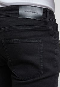 Thumbnail Image 7