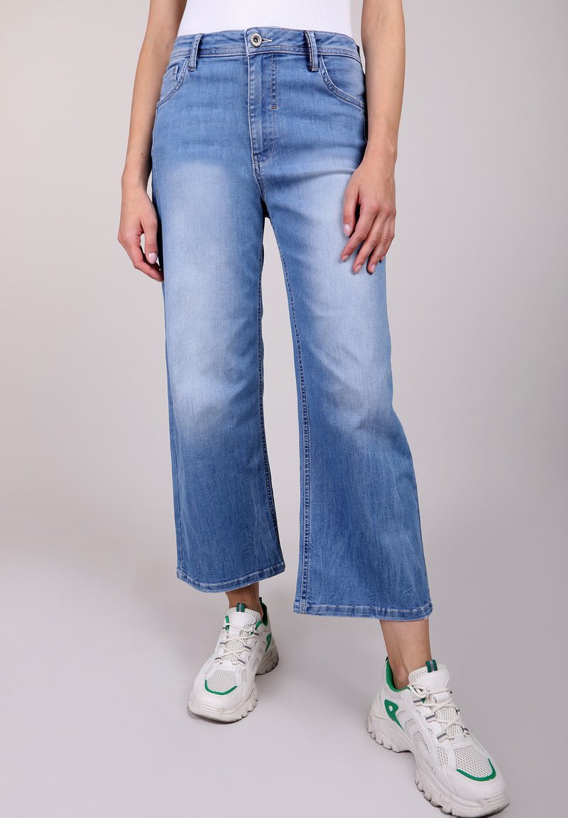 Blue Fire JUDY WIDE LEG Jeans Relaxed Fit pacific/blue denim Zalando.de