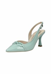 Miętowo-zielone, lakierowane szpilki slingback z ostrym noskiem, ozdobione dekoracyjnym paskiem z przodu i średnim obcasem w stylu stiletto.