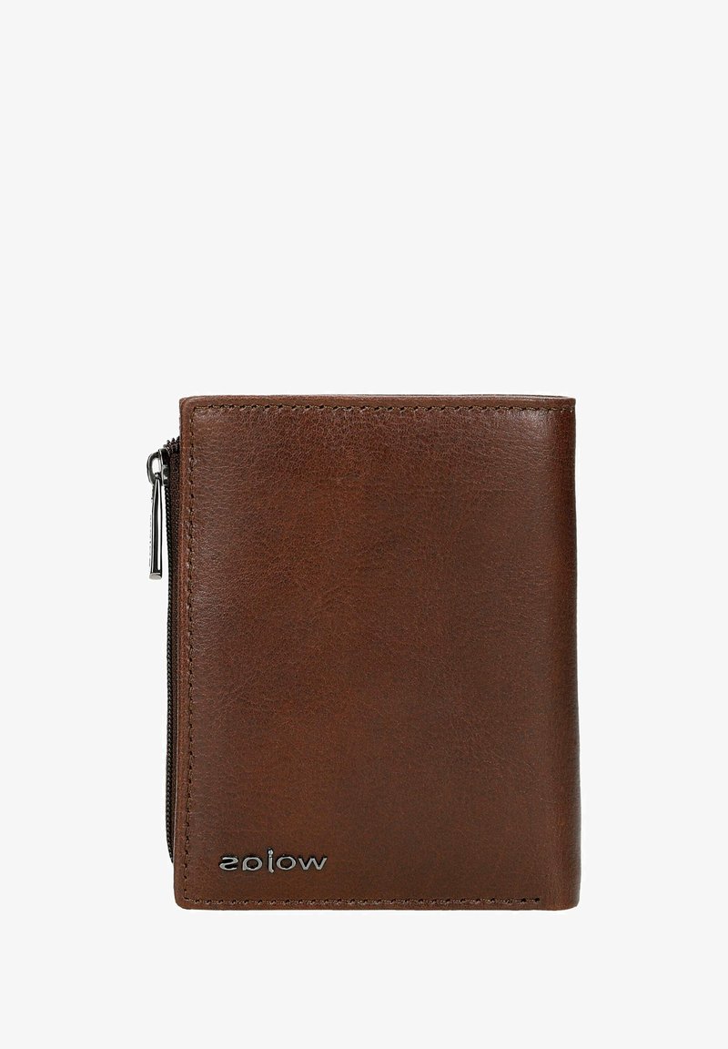 Brązowy skórzany portfel z zamkiem błyskawicznym, gładką teksturą i wytłoczonym logo marki. Kompaktowy, prostokątny kształt z zszytymi krawędziami.