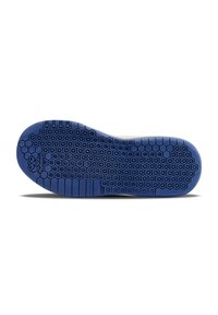 Suola di una scarpa realizzata in un materiale gommoso blu con un motivo esagonale, che offre aderenza e durata.