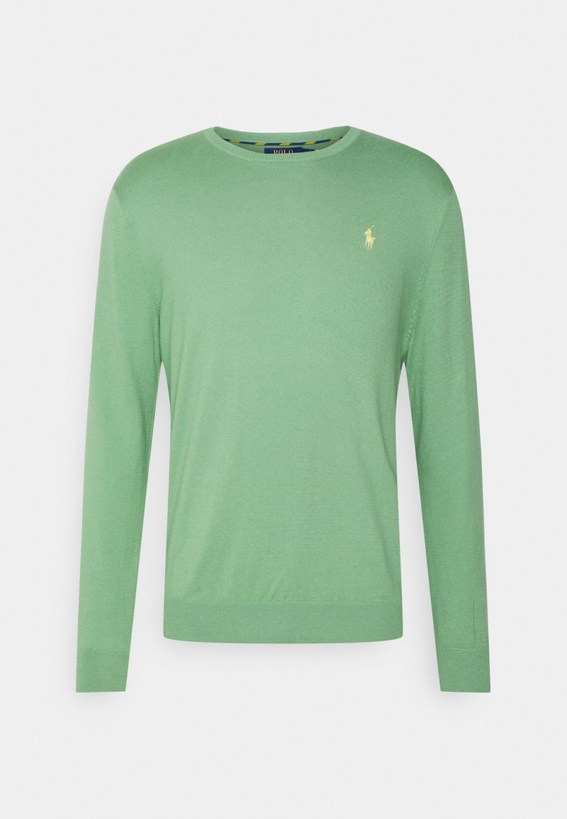 Pull vert à manches longues avec col rond, petit logo cheval brodé en jaune sur la poitrine gauche, poignets et ourlet côtelés.