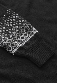 Cellbes of Sweden WITH PATTERNED SLEEVES - Neulemekko - black patterned
