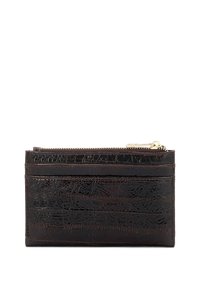 Portafoglio in pelle marrone con superficie texturizzata, multiple fessure per carte e un compartimento con zip. Presenta dettagli di cucitura per una maggiore durata.