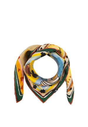 Foulard quadrato piegato a triangolo con motivo astratto multicolore che include forme gialle, blu, verdi, nere e accenti marroni.