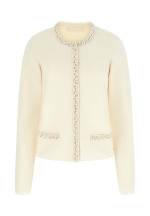 Cremefarbener Cardigan aus strukturiertem Stoff mit rundem Ausschnitt, Schmuckverzierungen entlang der Vorderseite und an den Taschen sowie figurbetonter Silhouette.