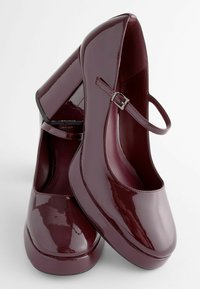 Next WIDE FIT - Scarpe con plateau - wine