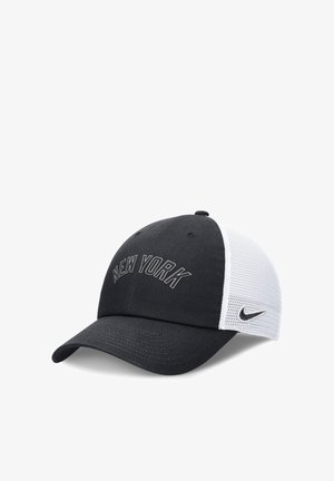 Nike SB, NIKE CLUB UNSTRUCTURED TRUCKER CAP - Pet - pitchblue white