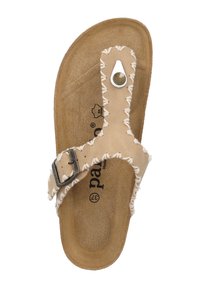 Brun lädersandal med platt sula, tåpostdesign, sydda detaljer, metallspänne och en cirkulär accent vid tån.