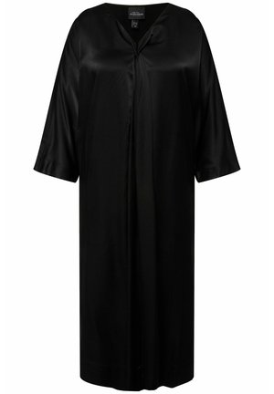 Riflesso di satin nero con scollatura a V, maniche a tre quarti e una vestibilità morbida. Presenta una piega frontale per maggiore fluidità e una texture liscia.